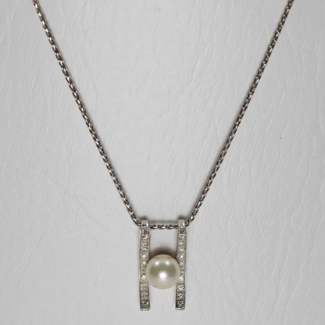 14 K White Gold Pearl and Diamonds Pendant with Wheat Chain 1