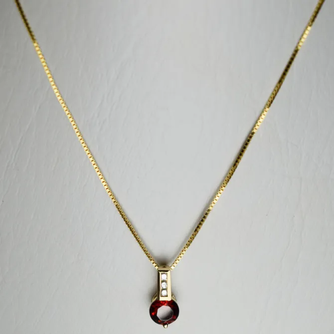 14 K Yellow Gold Garnet Pendant with Box Chain 1