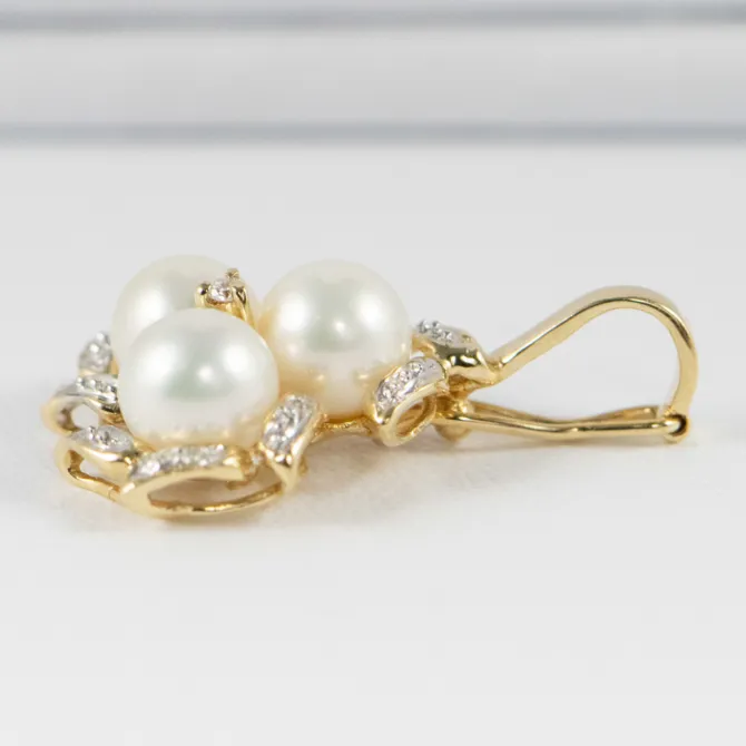 14 K Yellow G Pearls and Diamonds Pendant Enhancer 12