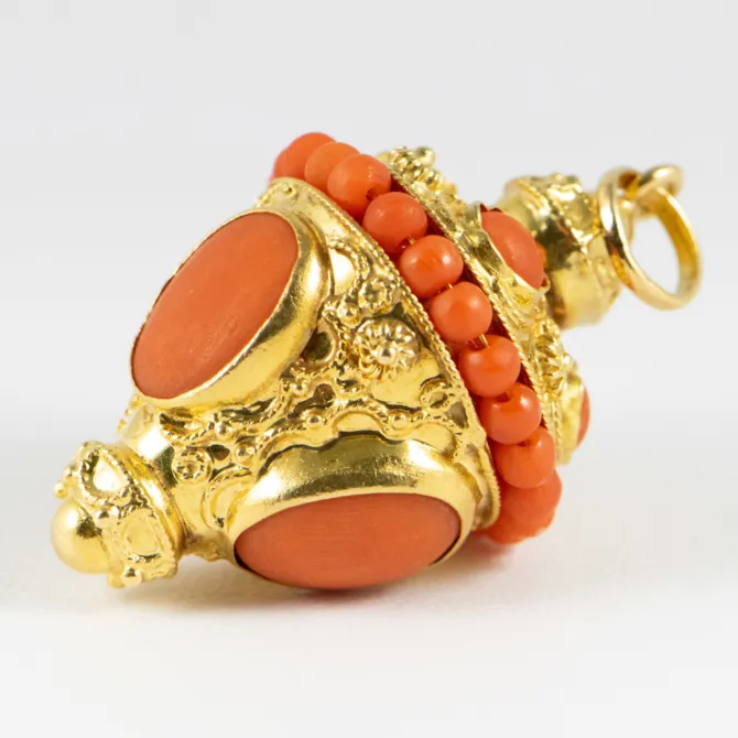 Vintage Etruscan Style 18 K Yellow Gold Coral Pendant 8