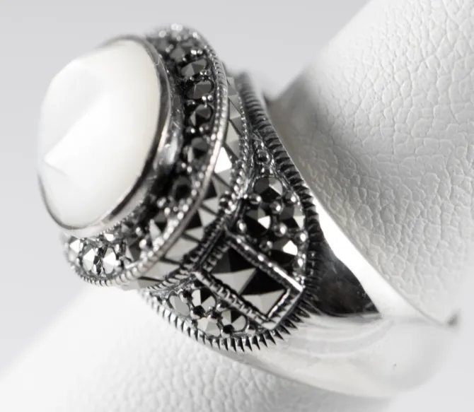 Sterling Silver 925 Ring with White Quartz Stone 1