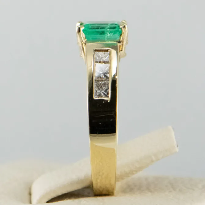 New 14 K Y Emerald Ring with Princess Cut Dias 4