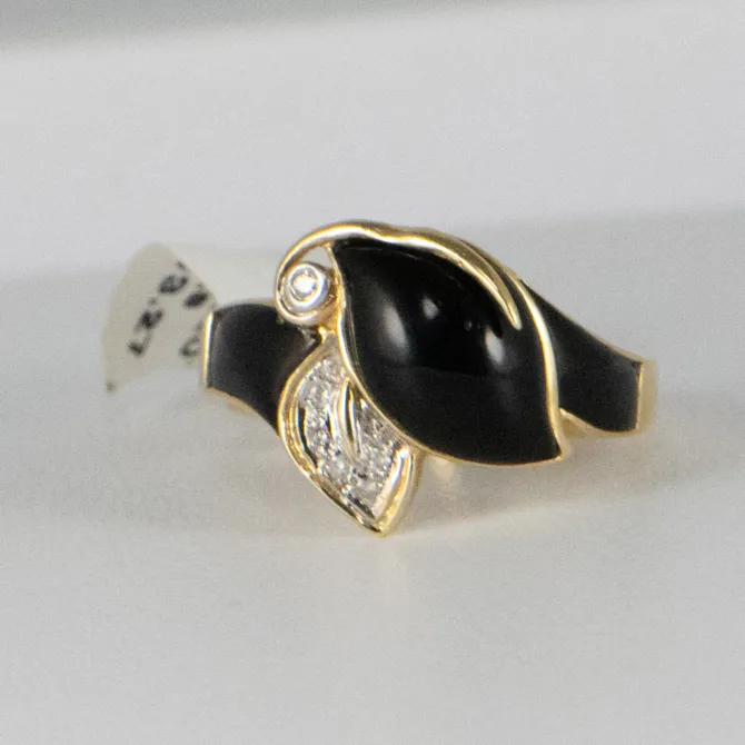 14 K Y Black Agata Ring with Diamonds 15